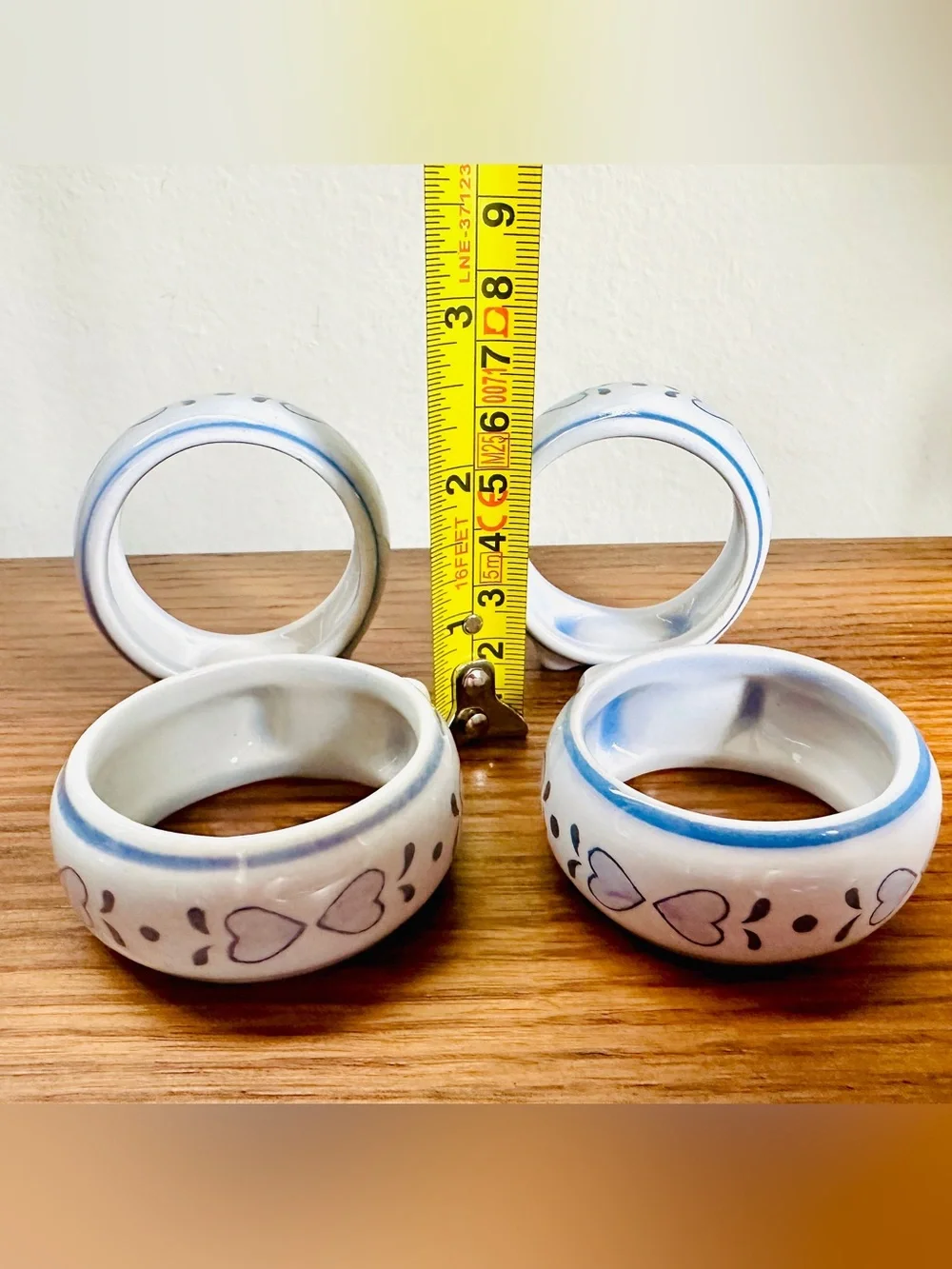 Vintage Set of 4 Ceramic Blue Heart Napkin Rings Hand Painted Footed 1.5” - EUC